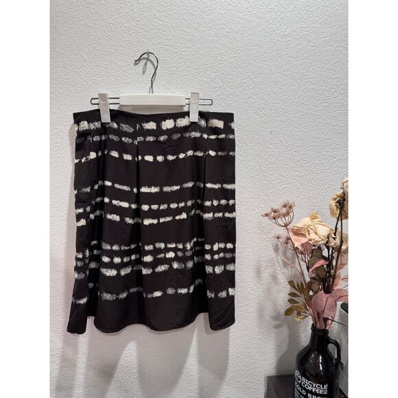 Simply vera  Vera‎ Wang Skirts size 8 Brown tie dye style - Picture 1 of 3